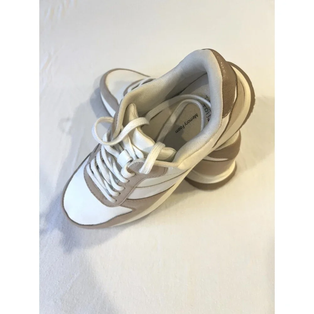 BRAND NEW WOMEN'S SIZE 8.5 TIME AND TRU Memory Foam CHUNKY JOGGER SNEAKERS